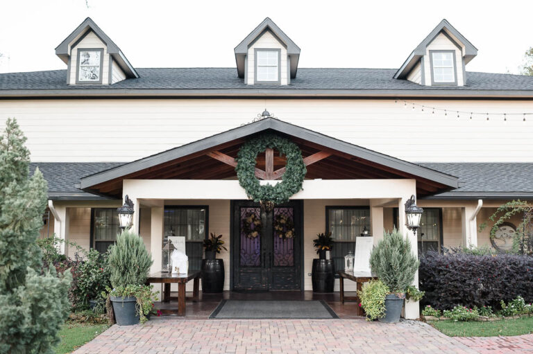 Oak-Tree-Manor-Wedding-Spring-Tx